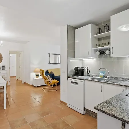 Family With Pool In By Costarentals - Ref 225 *